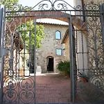 Borgo Medievale Di Poggio Pieve Relais, Food & Art
