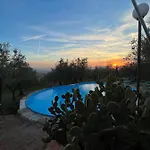Borgo Medievale Di Poggio Pieve Relais, Food & Art