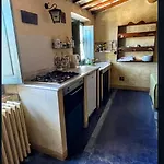 Borgo Medievale Di Poggio Pieve Relais, Food & Art 팜스테이