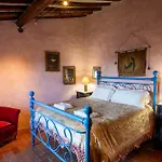 Borgo Medievale Di Poggio Pieve Relais, Food & Art * 칼렌자노