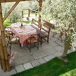 Borgo Medievale Di Poggio Pieve Relais, Food & Art 팜스테이