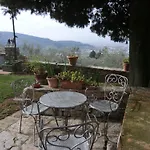 Borgo Medievale Di Poggio Pieve Relais, Food & Art * 칼렌자노