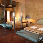 팜스테이 Borgo Medievale Di Poggio Pieve Relais, Food & Art 칼렌자노