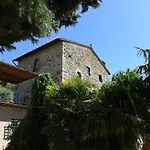 Borgo Medievale Di Poggio Pieve Relais, Food & Art * 칼렌자노