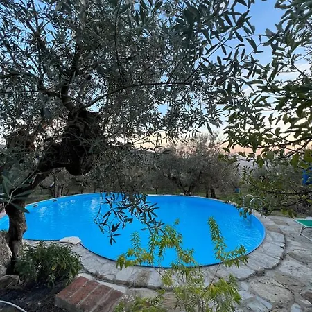 Çiftlik konaklama Borgo Medievale Di Poggio Pieve Relais, Food & Art *