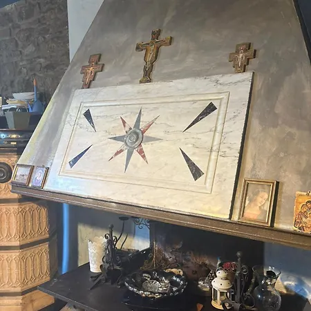 Borgo Medievale Di Poggio Pieve Relais, Food & Art
