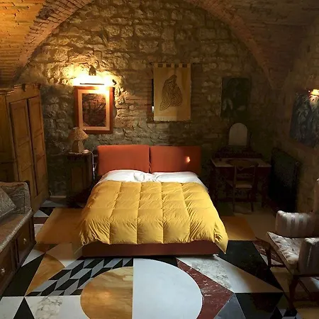 Borgo Medievale Di Poggio Pieve Relais, Food & Art Çiftlik konaklama *
