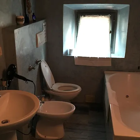 Borgo Medievale Di Poggio Pieve Relais, Food & Art *