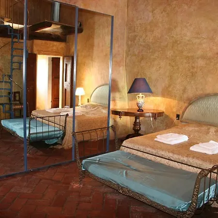 Çiftlik konaklama Borgo Medievale Di Poggio Pieve Relais, Food & Art Calenzano