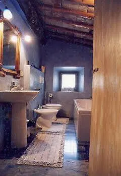 Çiftlik konaklama Borgo Medievale Di Poggio Pieve Relais, Food & Art