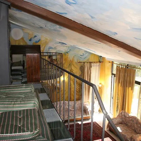 Borgo Medievale Di Poggio Pieve Relais, Food & Art *