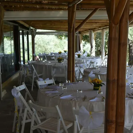 Çiftlik konaklama Borgo Medievale Di Poggio Pieve Relais, Food & Art