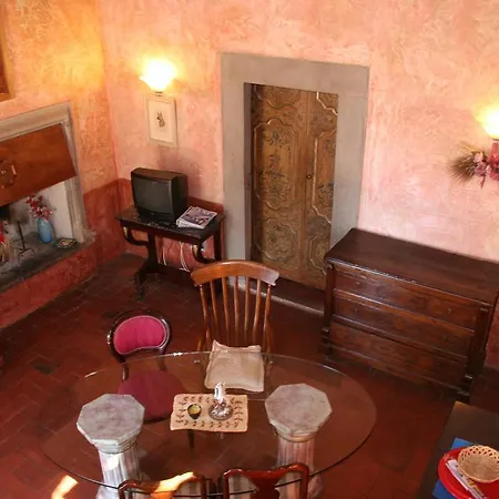 Çiftlik konaklama Borgo Medievale Di Poggio Pieve Relais, Food & Art